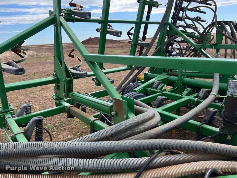 image for item DS2753 2004 John Deere 730  air seeder