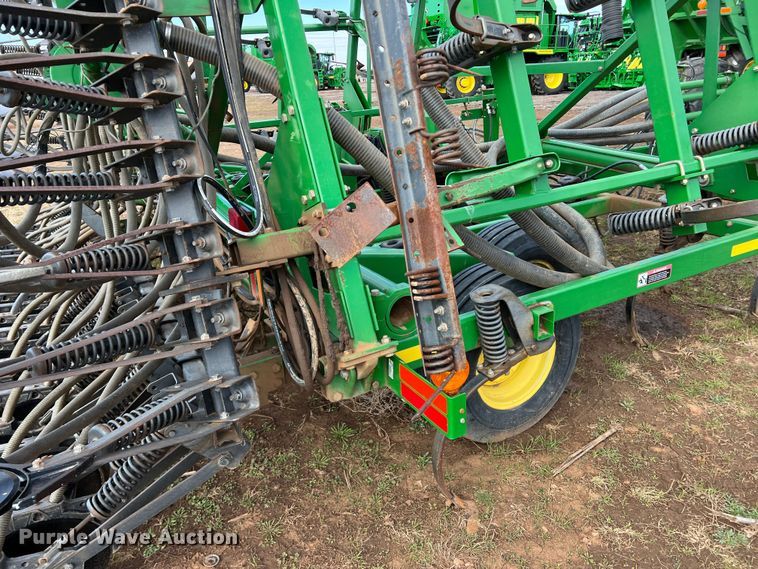 image for item DS2753 2004 John Deere 730  air seeder