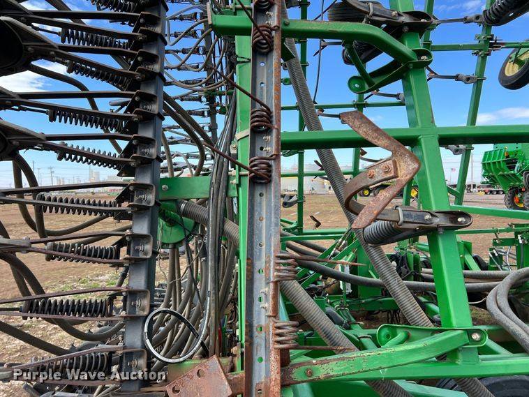 image for item DS2753 2004 John Deere 730  air seeder