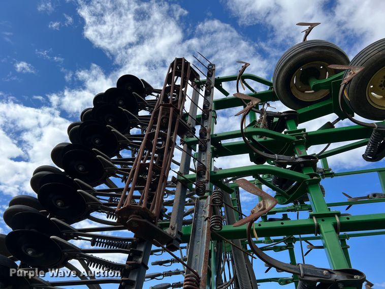 image for item DS2753 2004 John Deere 730  air seeder