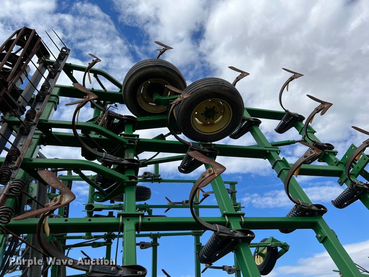 image for item DS2753 2004 John Deere 730  air seeder