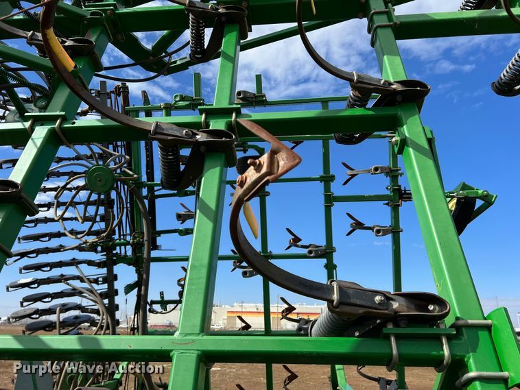 image for item DS2753 2004 John Deere 730  air seeder