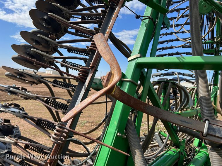 image for item DS2753 2004 John Deere 730  air seeder