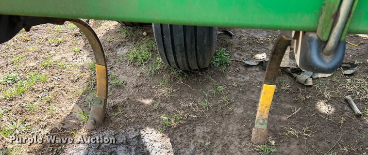 image for item DS2753 2004 John Deere 730  air seeder