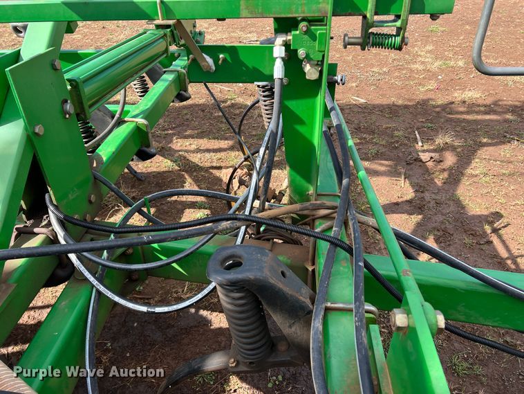 image for item DS2753 2004 John Deere 730  air seeder