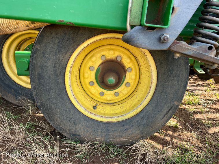 image for item DS2753 2004 John Deere 730  air seeder