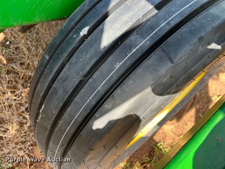 image for item DS2753 2004 John Deere 730  air seeder