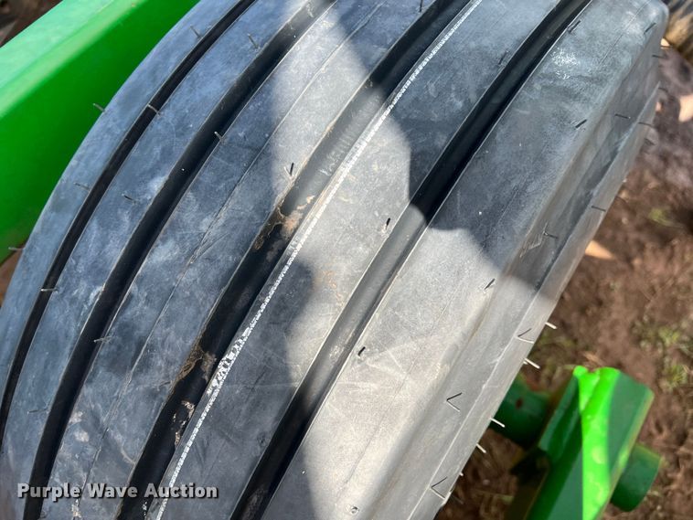 image for item DS2753 2004 John Deere 730  air seeder