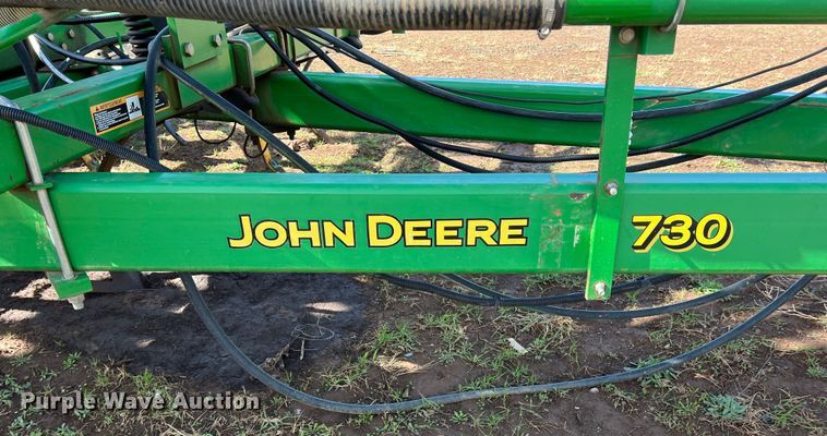 image for item DS2753 2004 John Deere 730  air seeder