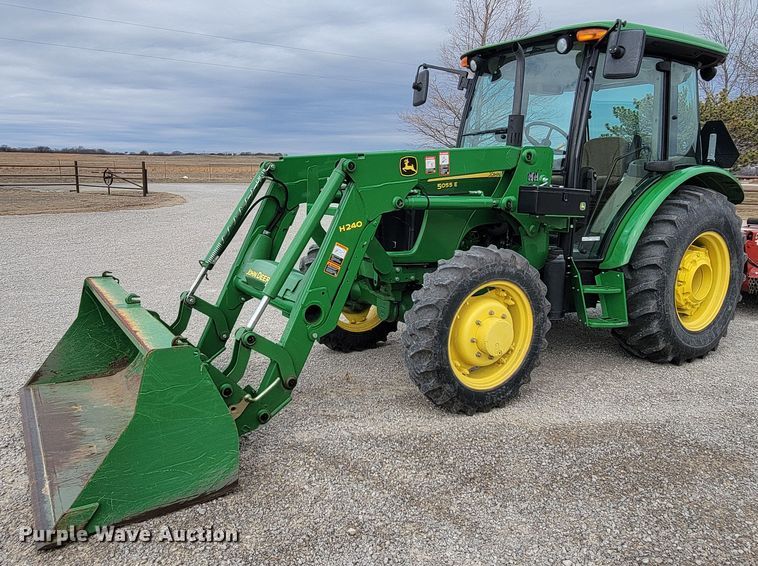 image for item HG9425 2014 John Deere 5055E  MFWD tractor