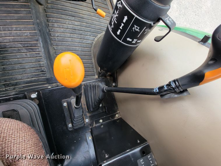 image for item HG9425 2014 John Deere 5055E  MFWD tractor