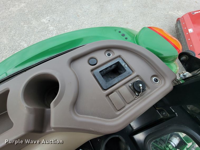 image for item HG9425 2014 John Deere 5055E  MFWD tractor