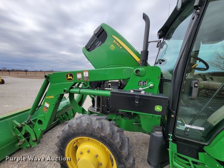 image for item HG9425 2014 John Deere 5055E  MFWD tractor