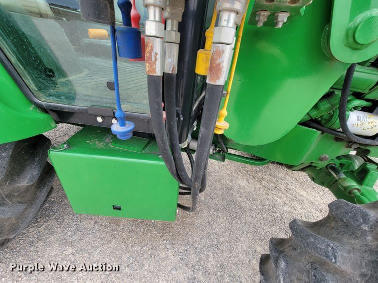 image for item HG9425 2014 John Deere 5055E  MFWD tractor