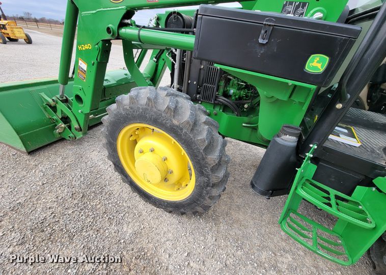 image for item HG9425 2014 John Deere 5055E  MFWD tractor