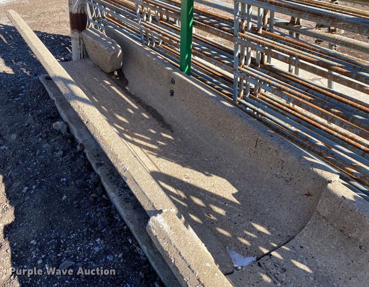 image for item HN9797 Livestock equipment