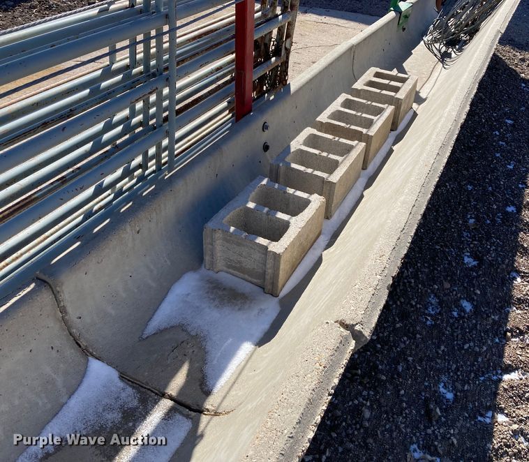 image for item HN9797 Livestock equipment