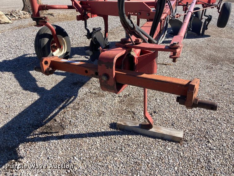 image for item HN9799 International 720  five bottom plow