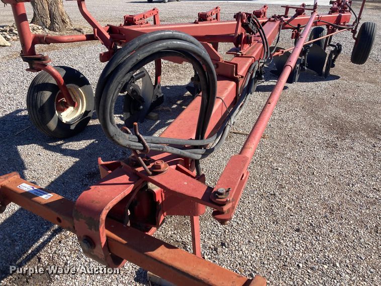 image for item HN9799 International 720  five bottom plow