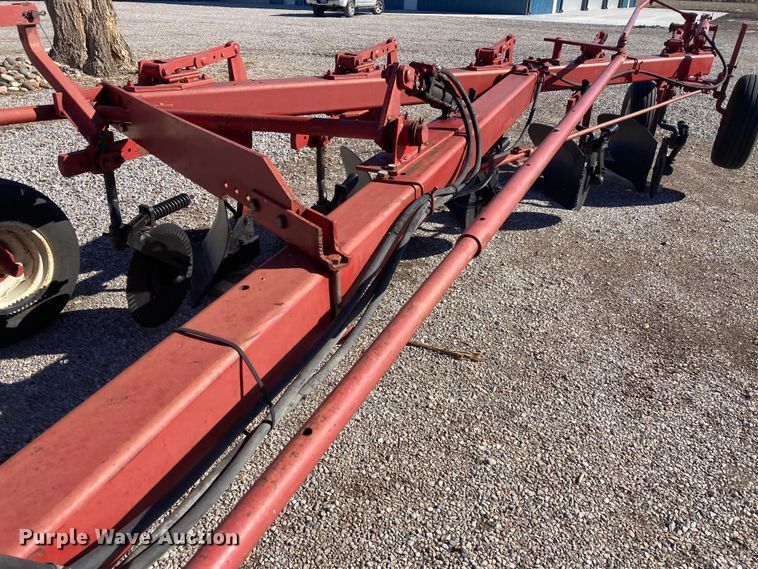 image for item HN9799 International 720  five bottom plow