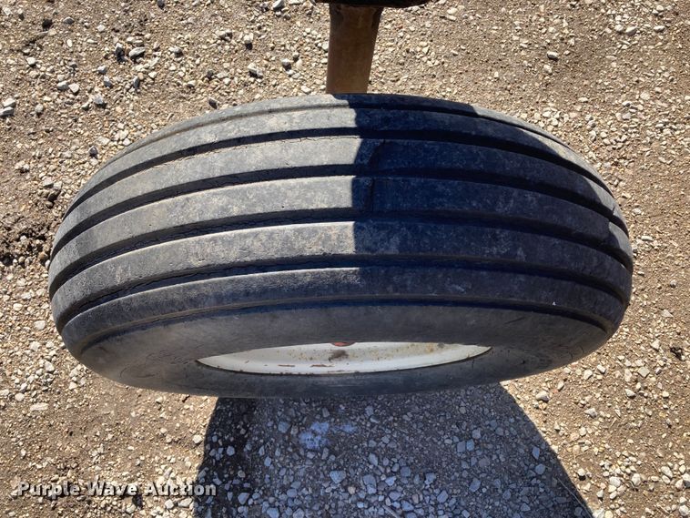 image for item HN9799 International 720  five bottom plow