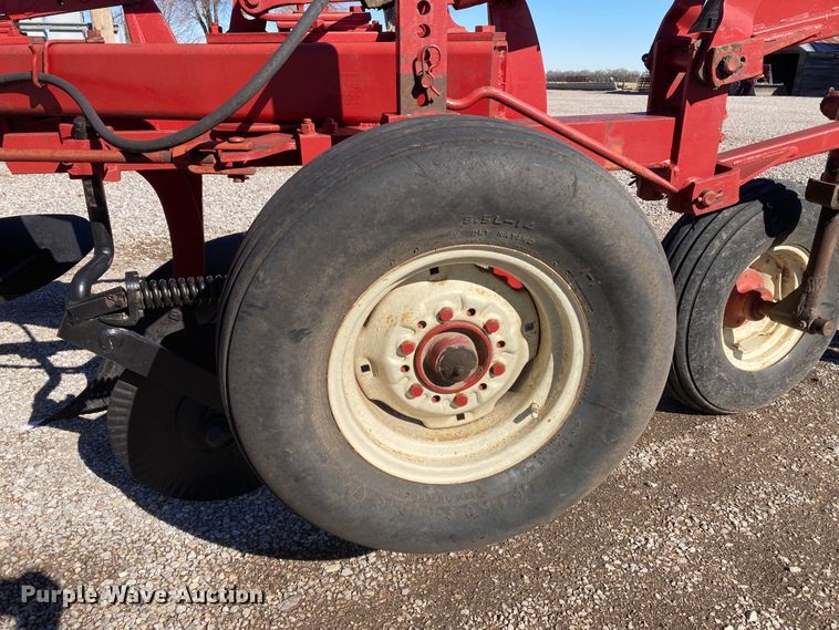 image for item HN9799 International 720  five bottom plow