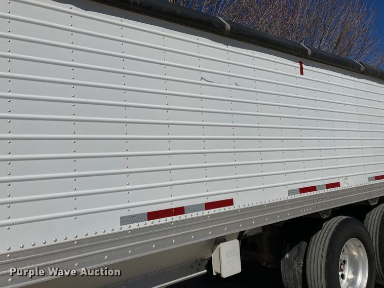 image for item HN9810 2005 Timpte  grain trailer
