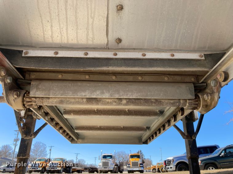 image for item HN9810 2005 Timpte  grain trailer
