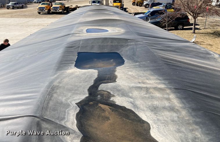 image for item HN9810 2005 Timpte  grain trailer