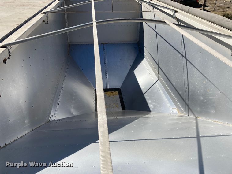 image for item HN9810 2005 Timpte  grain trailer