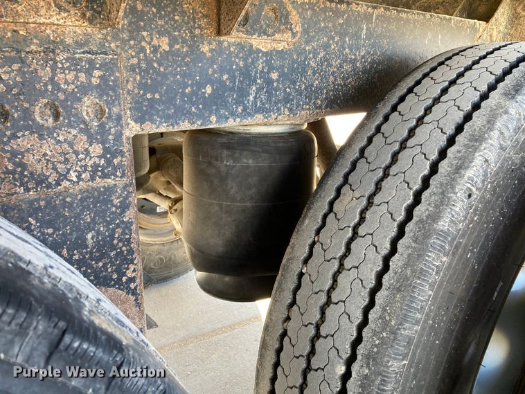 image for item HN9810 2005 Timpte  grain trailer