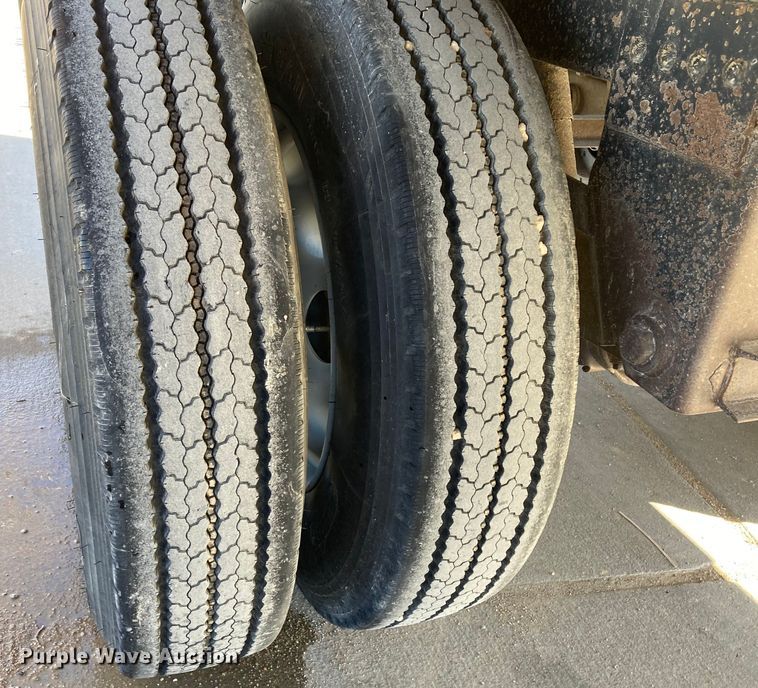 image for item HN9810 2005 Timpte  grain trailer