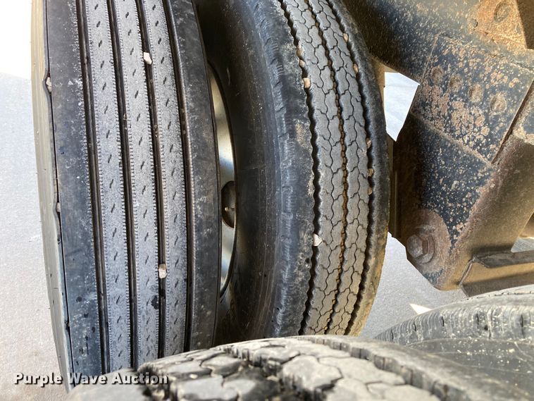 image for item HN9810 2005 Timpte  grain trailer