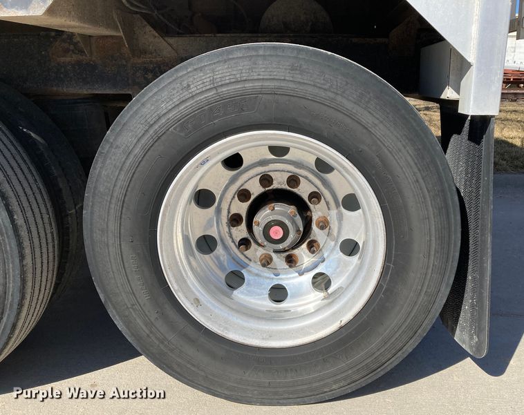 image for item HN9810 2005 Timpte  grain trailer