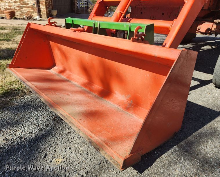 image for item JB9624 1967 Allis Chalmers 180  tractor