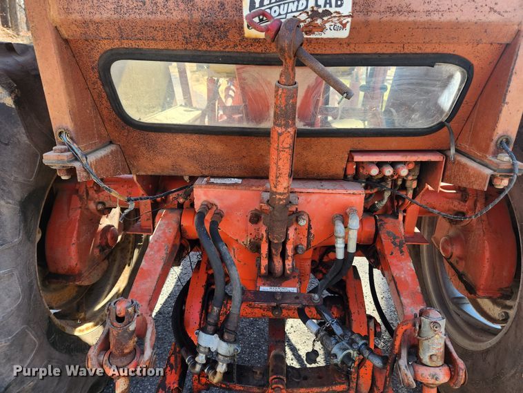 image for item JB9624 1967 Allis Chalmers 180  tractor