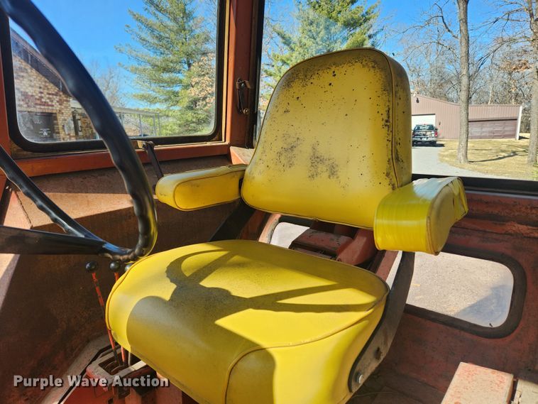 image for item JB9624 1967 Allis Chalmers 180  tractor