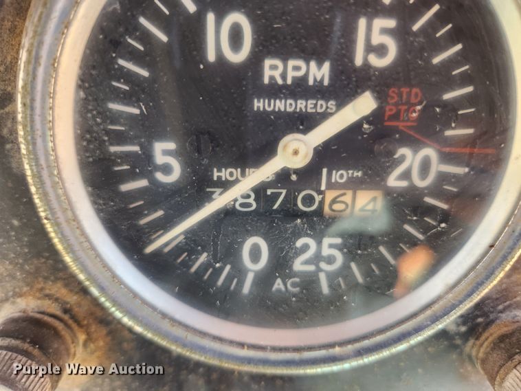 image for item JB9624 1967 Allis Chalmers 180  tractor