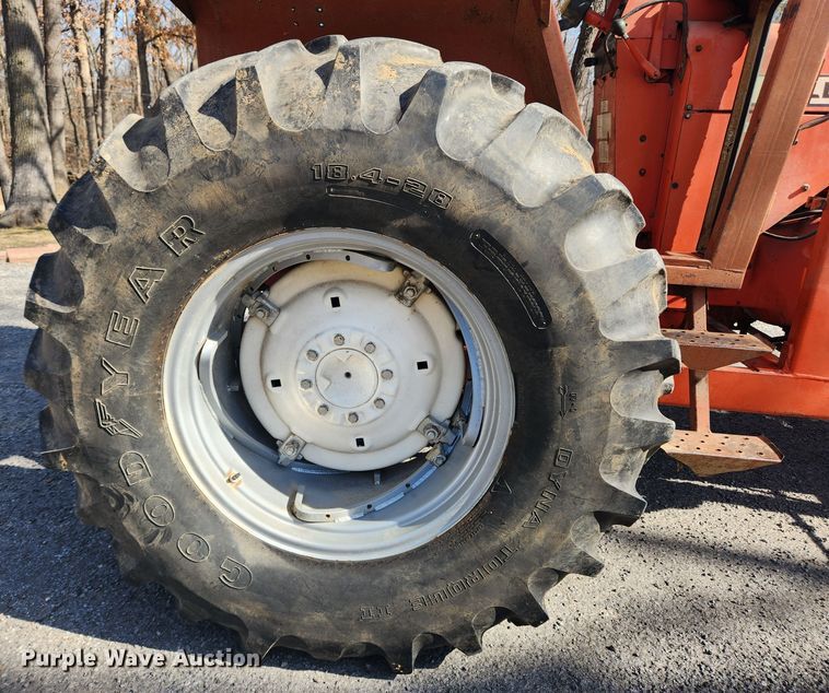 image for item JB9624 1967 Allis Chalmers 180  tractor