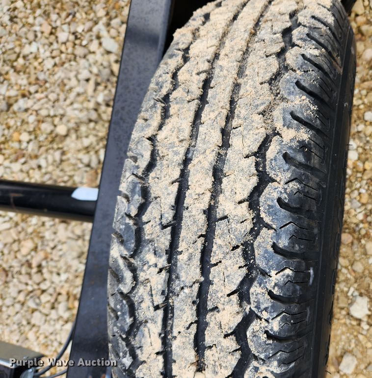 image for item JB9664 2021 Freedom 32GN  hay bale trailer