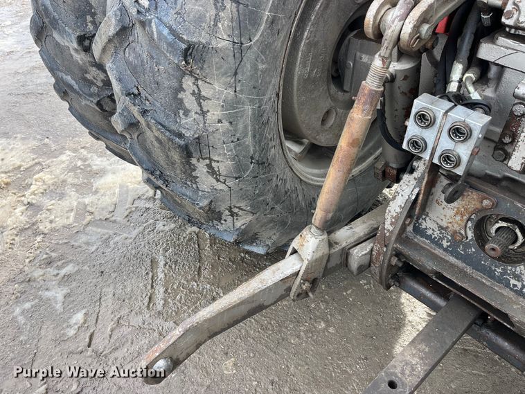 image for item LA9784 1982 Massey Ferguson 2775  tractor