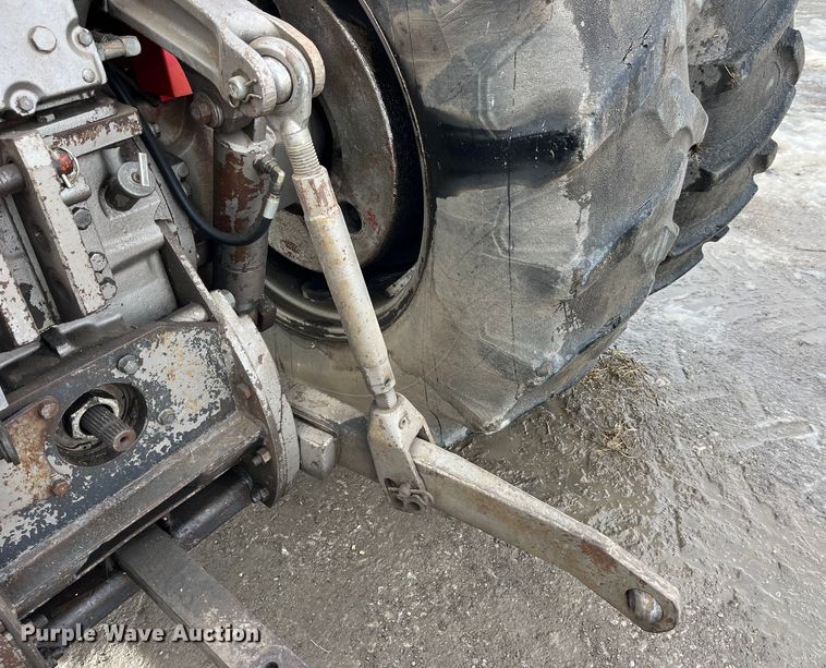 image for item LA9784 1982 Massey Ferguson 2775  tractor