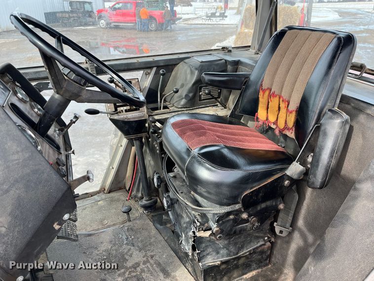 image for item LA9784 1982 Massey Ferguson 2775  tractor