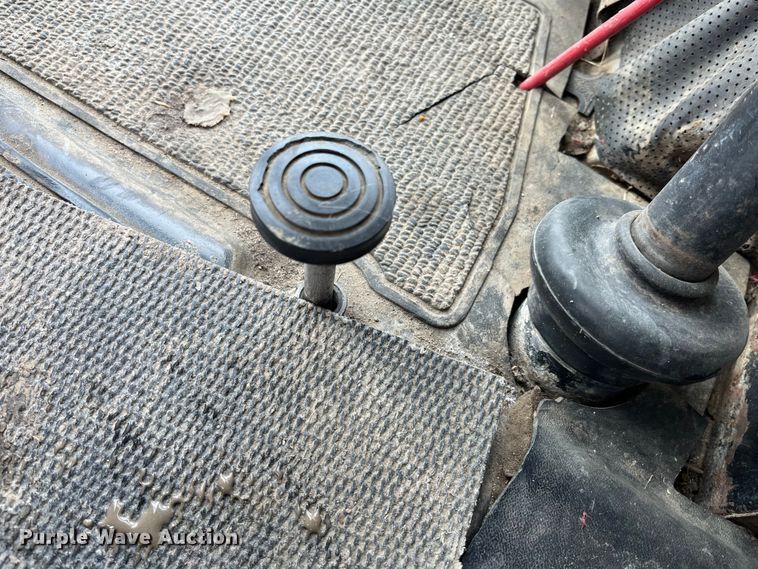 image for item LA9784 1982 Massey Ferguson 2775  tractor