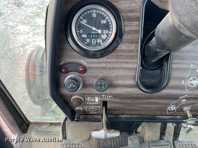 image for item LA9784 1982 Massey Ferguson 2775  tractor