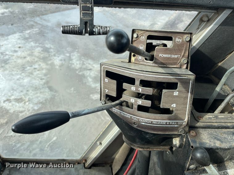 image for item LA9784 1982 Massey Ferguson 2775  tractor