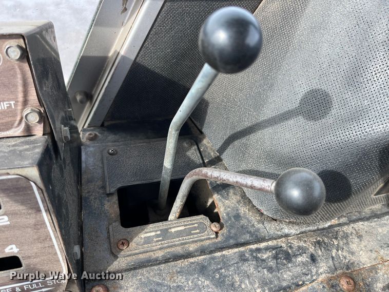 image for item LA9784 1982 Massey Ferguson 2775  tractor