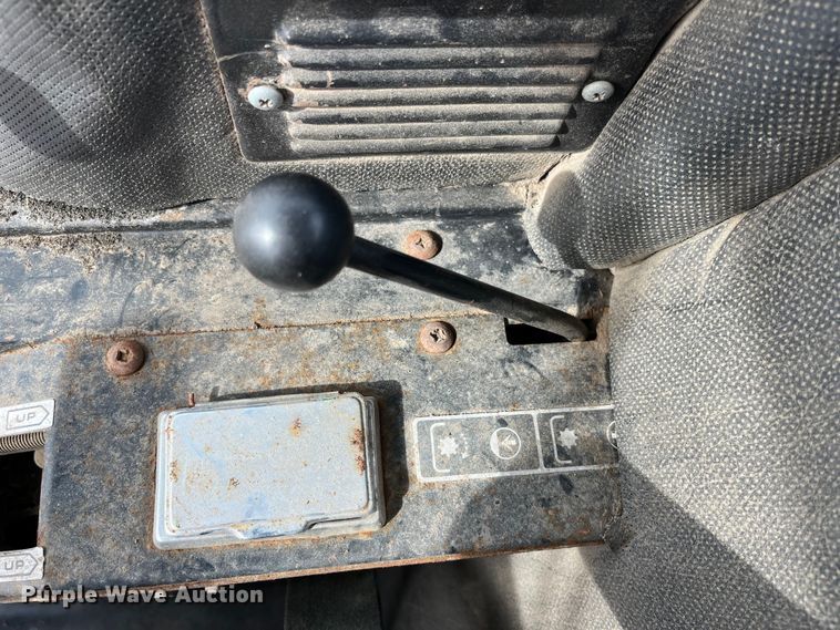 image for item LA9784 1982 Massey Ferguson 2775  tractor