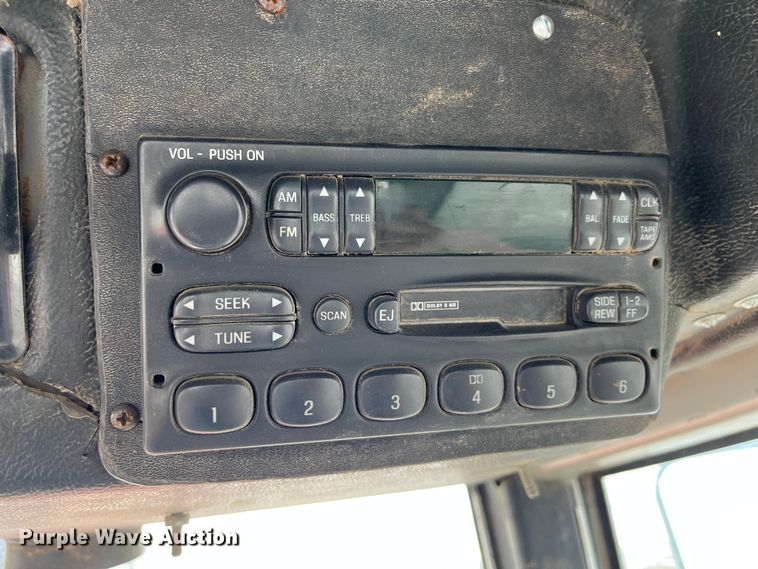 image for item LA9784 1982 Massey Ferguson 2775  tractor