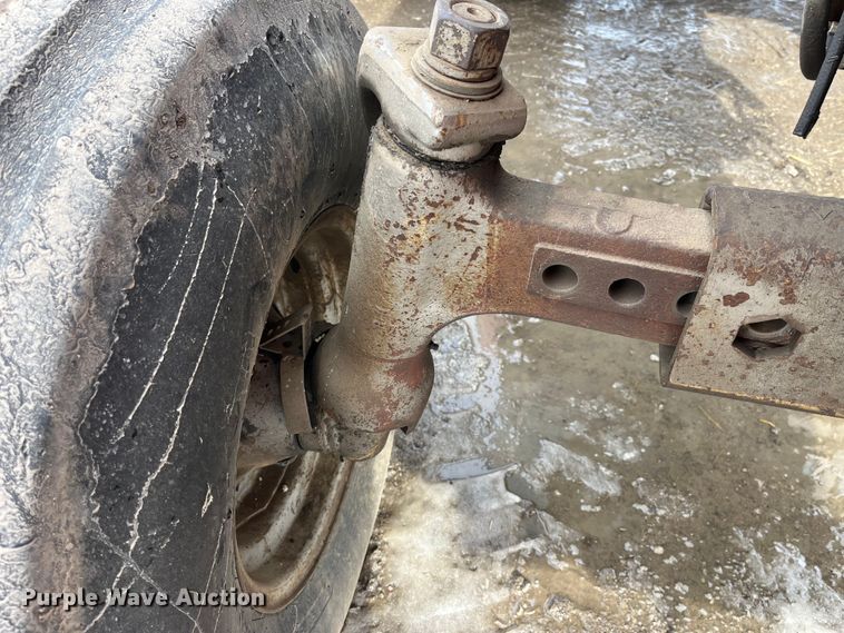 image for item LA9784 1982 Massey Ferguson 2775  tractor